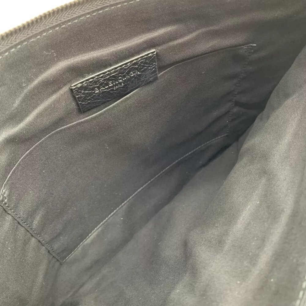 BALENCIAGA Classic Pouch Clutch Bag Black Leather - Picture 12 of 12